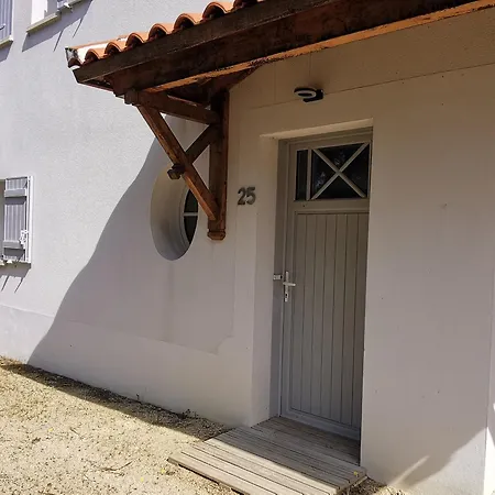 Maison Sous Les Pins Pour 4/5 Personnes, Proche, Parking Privatif - Fr-1-357-262